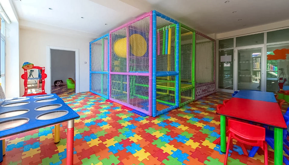 هتل فلورا گاردن افسوس کوش آداسی